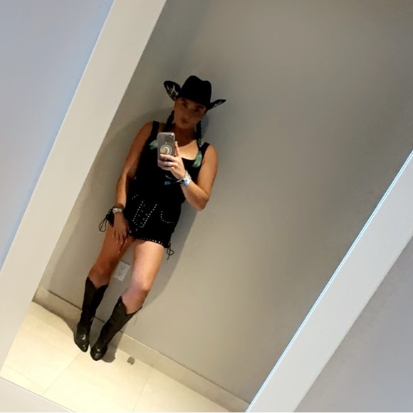 Meet Your Posher - Picture 7 of 16